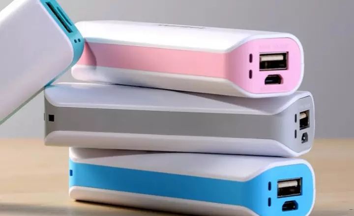 1500mAh%20Mini%20Power%20Bank%20for%20Fast%20Charging,%20Portable%20and%20Compact%20-%20Image%204