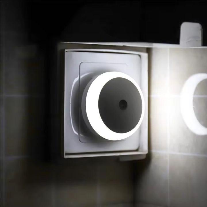 Smart%20Auto%20On/Off%20Sensor%20Nightlight%20Round%20EU%20Plug%20in%20Wall%20Night%20Lamp%20Bathroom%20Home%20Kitchen%20Hallway%20Staireway%20Bedroom%20Nightlight%20-%20Image%202