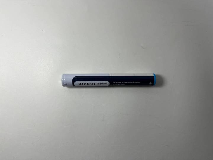 Smiling%20shark%20outdoor%20lighting,%20strong%20light,%20long-beam%20white%20laser,%20high-power%20flashlight,%20aluminum%20alloy%20anti-drop,%20with%20power%20bank%20-%20Image%207