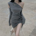IELGY Slim Black Women's dress Solid color Base Strapless Korean version Wrap hip All-match Fashion.