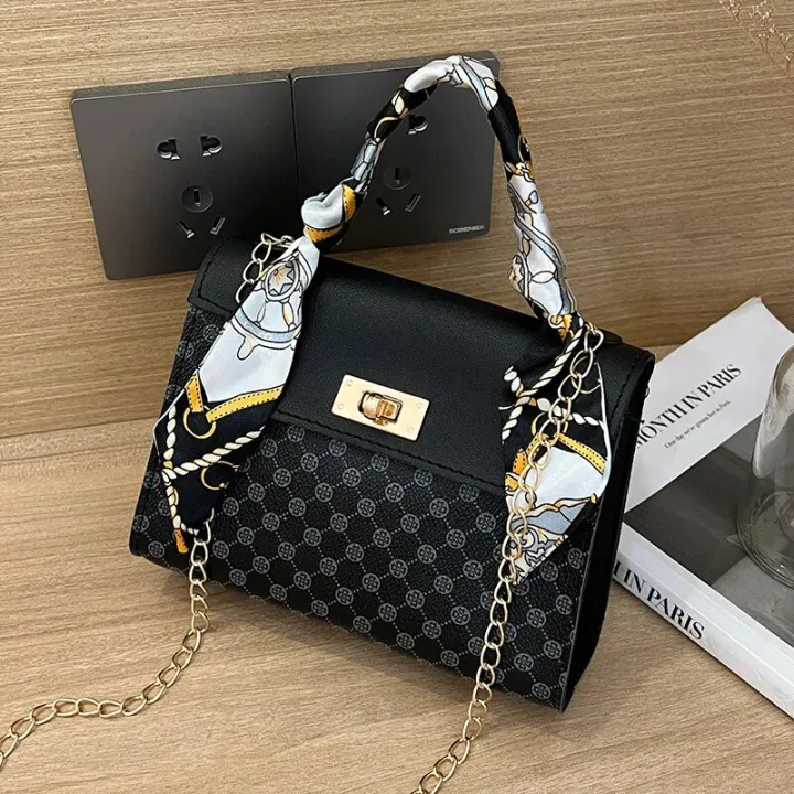 The%20Trendy%20Ladies%20Bags%20Are%20Fashionable%20and%20Casual,%20with%20Dot%20Print,%20Lock%20Buckle,%20Chain,%20Scarf,%20and%20Crossbody%20Small%20Square%20Bag%20-%20Image%207