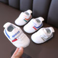 Baby soft soled walking 0-2 year old male female children's shoes, baby spring and autumn leather, small white shoes that won't fall off.