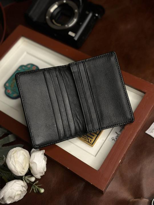 Exclusive%20Card%20Holder%20-%20Image%203