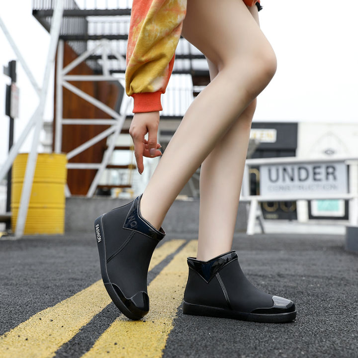 G%20fashion%20rain%20boots%20women's%20trend%20short%20water%20shoes%20for%20four%20seasons%20wear%20work%20shoes%20Korean%20version%20of%20the%20medium%20non-slip%20wear-resistant%20rain%20boots%20-%20Image%202