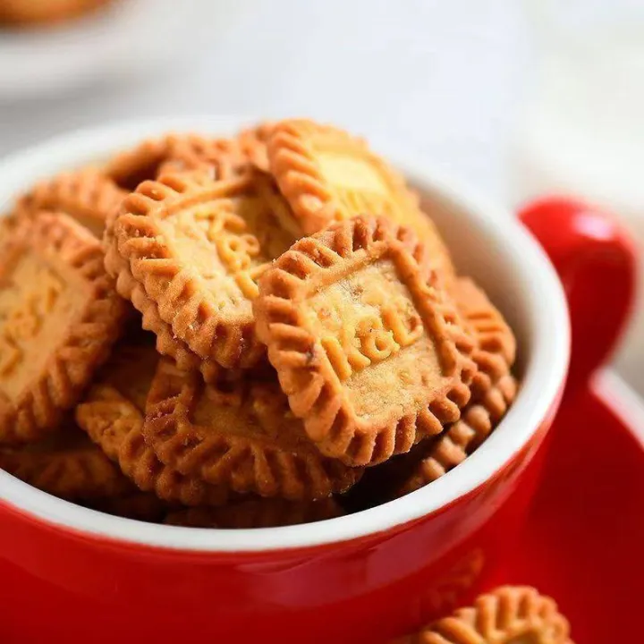 Raw%20coconut%20latte,%20small%20cubes,%20biscuits,%20oatmeal%20flavor,%20coffee%20flavor,%20coffee%20flavor,%20casual%20drama%20snacks,%20coffee%20companion%20refreshments%20-%20Image%204