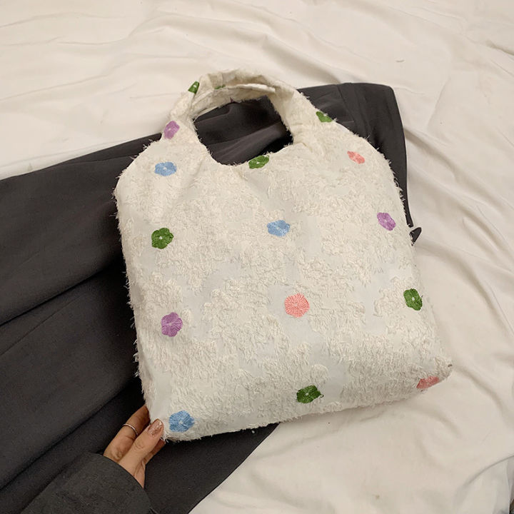 Lace%20flowers,%20dopamine%20vest,%20armpit%20bag,%20Korean%20makeup%20bag,%20shopping%20large%20capacity%20one%20shoulder%20-%20Image%208