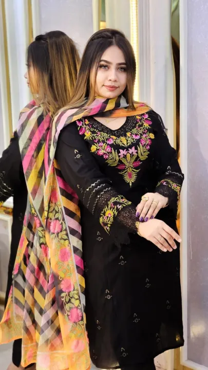 New%20Fashionable%20Women%20and%20girls%20Readymade%20V%20I%20P%20Cotton%20Three%20Piece%20Collection%20-%20Image%204