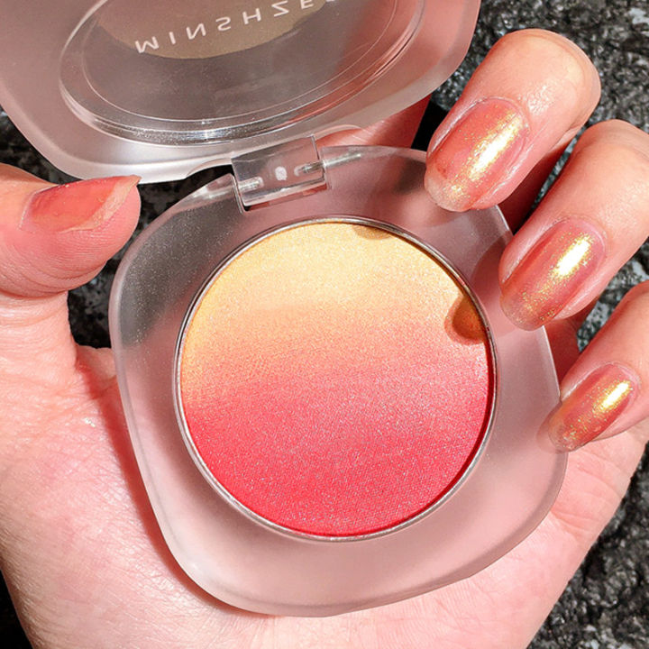 Makeup: Peach gradient blush, slightly tipsy gradient peach pink, smooth and easy to color, natural and delicate color
