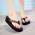 2024 summer fashion small floral flip-flops women's wedge heel platform clip flip sandals wholesale wholesale.