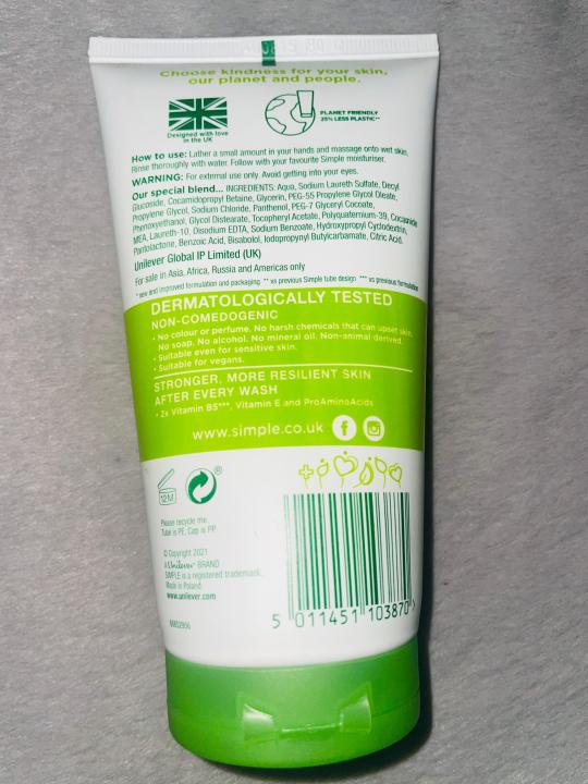 Simple%20Kind%20to%20Skin%20Moisturising%20Face%20Wash%20150ml%20-%20Image%202