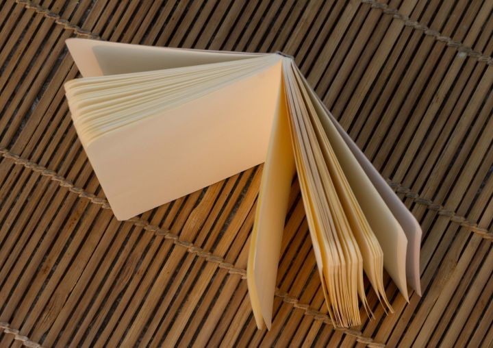 Pocket%20Series%20Black%20Grey%20Kraft%20Notebook%203-Pack%20-%20Image%208