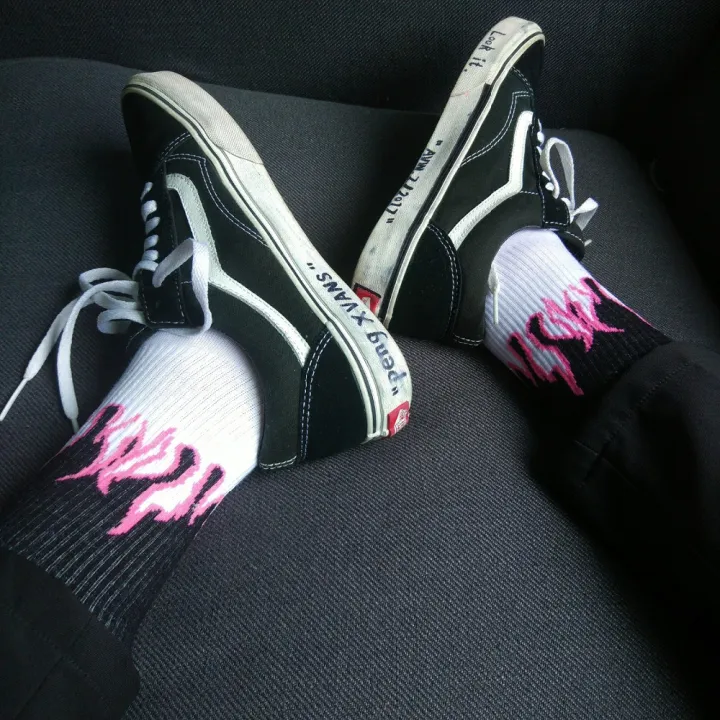 HoneyYami%20Unisex%20Flame%20Black%20White%20Yellow%20Fire%20Sokken%20Novelty%20Hip%20Hop%20Harajuku%20Socks%20Skateboard%20Calceines%20Mujer%20Street%20Skarpetki%20Socks%20-%20Image%202