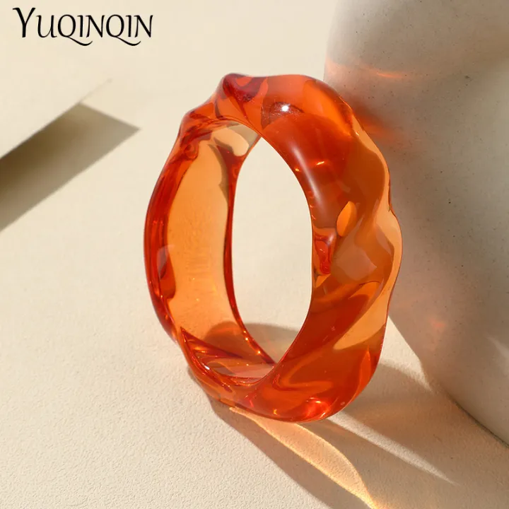 Trendy%20Fashion%20Transparent%20Resin%20Acrylic%20Bangles%20For%20Women%20Geometry%20Round%20Bangle%20Bracelets%20Charm%20Thick%20Simple%20Party%20Hand%20Jewelry%20-%20Image%204