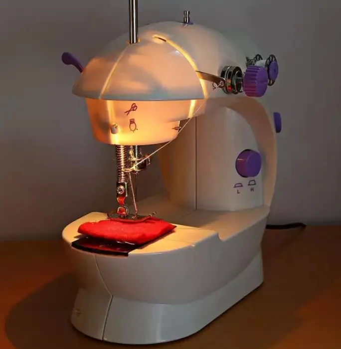 8%20in%201%20Mini%20Sewing%20Machine%20-%20Dual%20Speed%20Portable%20Mini%20Electric%20Pedal%20Double%20Threads%20Rewind%20Swing%20Machine%20-%20Image%203