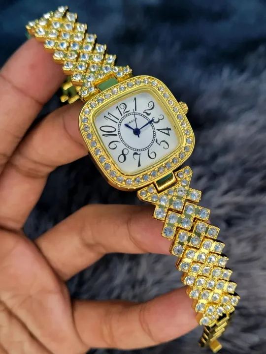 Fashionable%20Women's%20Quartz%20Wristwatch%20-%20round%20Dial%20-%20Stainless%20Steel%20Strap%20-%20Water%20Resistant%20-%203ATM%20-%20Analog%20Display%20-%20Image%204