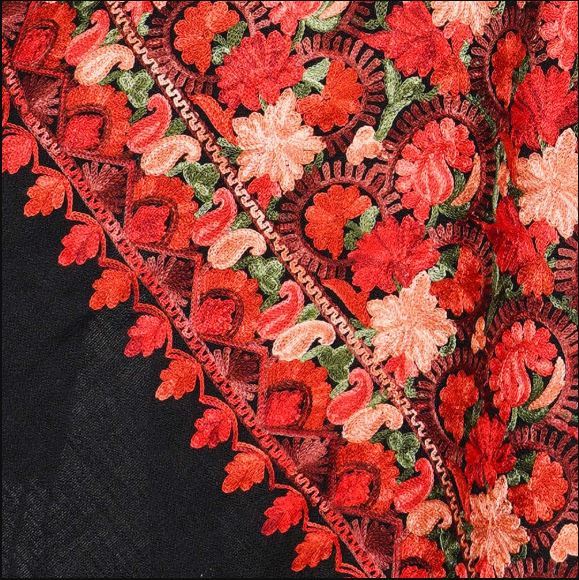 Kashmiri%20Poshmina%20shawl%20%7C%7C%20Women%20winter%20collection%20%7C%7C%20sal%20%7C%7C%20Random%20Colour%20Random%20Designs%20-%20Image%203