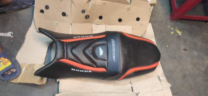 Honda%20hornet%20orange%20modified%20seat%20cover%20-%20Image%202