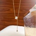 The new Xiaohongshu light luxury opal pendant niche design sense small waist necklace female Internet celebrity versatile clavicle chain.