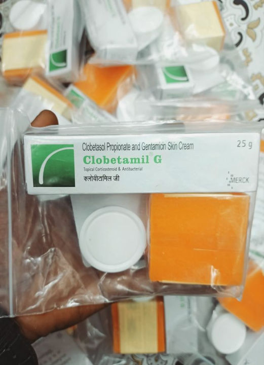 Clobetamil%20G%20Anti%20Freckles%20and%20Skin%20Whitening%20Cream%203in1%20Set%20-%20Image%204