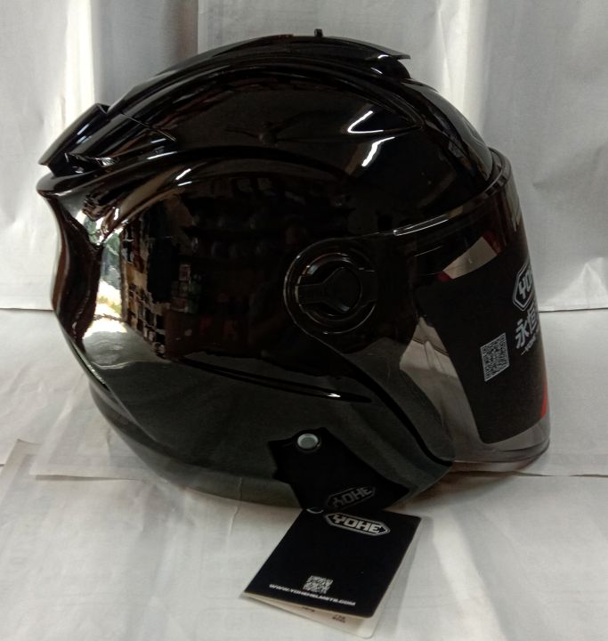 Yohe%20Halface%20Shiny%20Black%20Helmet:%20Stylish%20&%20Protective%20Motorcycle%20Helmet%20for%20Your%20Riding%20Adventures%20-%20Image%2010