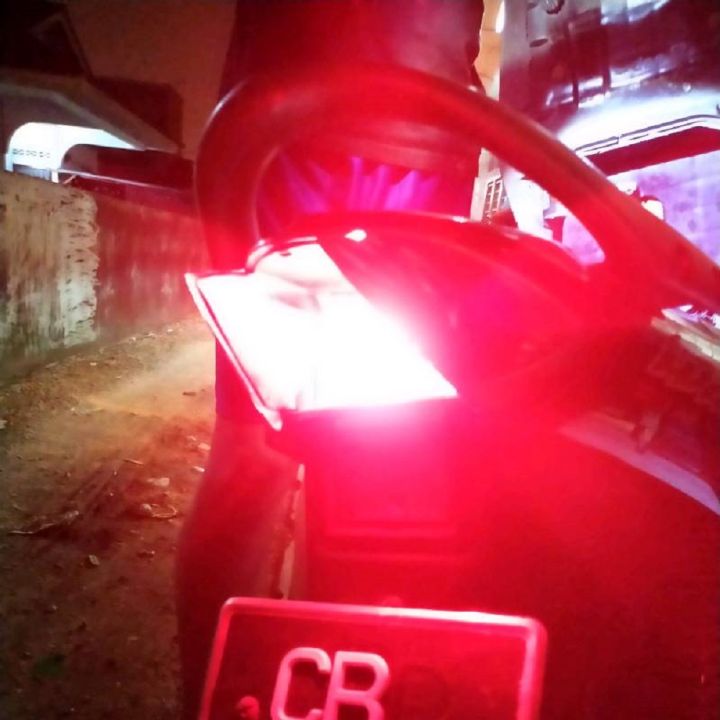 1Pcs%2012V%20Universal%20Back%20Tail%20Flashing%20Led%20Light%20Red%20Color%20-%20Image%203