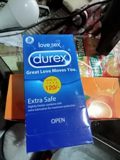 Durex%20Extra%20Safe%20Condoms%20-%20Combo%20Pack%20(9%20pcs)%20-%20Easy-On%20Shape,%20Dermatologically%20Tested,%2056mm%20Nominal%20Width%20-%20Image%203