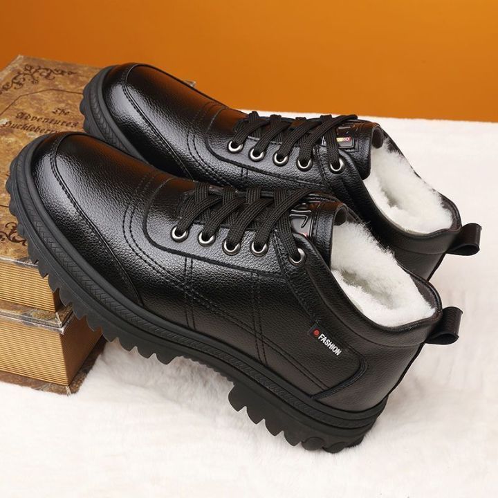 2023%20New%20Autumn%20and%20Winter%20Cotton%20Shoes%20Men's%20New%20Fleece%20Thickened%20Leather%20Casual%20Shoes%20Snow%20Boots%20Fashion%20and%20Versatile%20Trend%20-%20Image%207