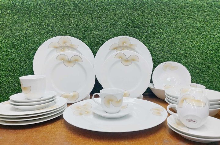 32%20pieces%20dinner%20set%20Golden%20Sing%20for%20gift%20and%20home%20decoration.%20Ceramic%20Daining%20Set%20White%20Round.%20-%20Image%209