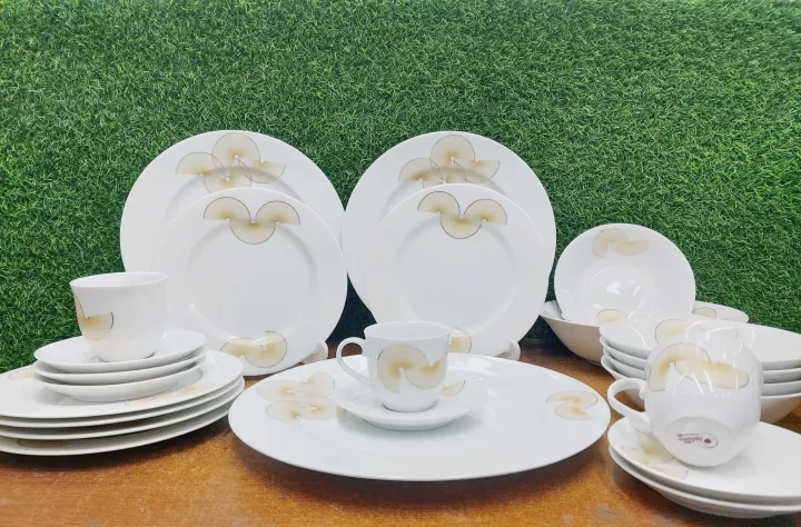 32%20pieces%20dinner%20set%20Golden%20Sing%20for%20gift%20and%20home%20decoration.%20Ceramic%20Daining%20Set%20White%20Round.%20-%20Image%209