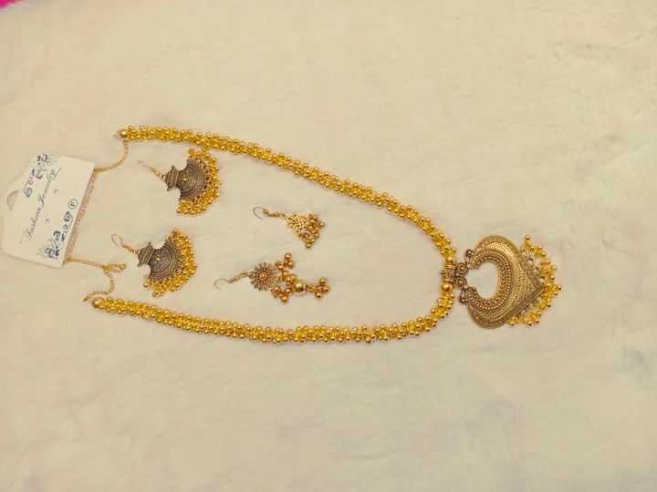 Beautiful%20jewellery%20Set%20for%20Women%20Or%20Girls.%20Pearl%20With%20Golden%20Plated%20Necklaces%20And%20Earrings%20Set.%20Gift%20set.%20wedding,%20parties,%20special%20events.%20Model:P20-2.%20-%20Image%207