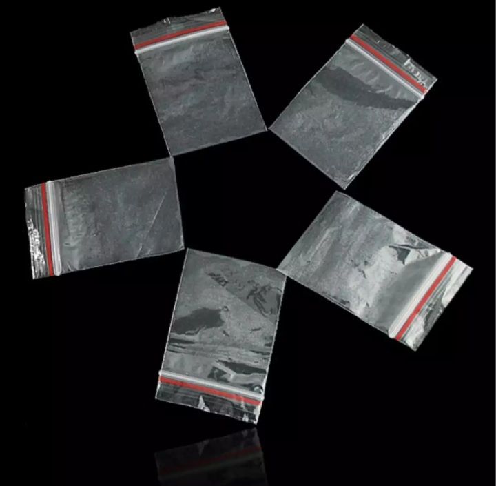 Mini%20Size%20Zip.lock%20Bag%20(%201.5%C3%972%20cm)%20-%20100%20Pcs%20-%20Image%204