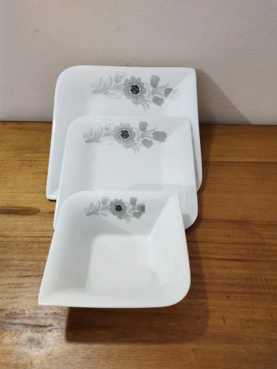 Square%20Dinner%20Set%203Pcs%20,%201Pcs%20Rice%20Plate,%201Pcs%20Vegetable%20Plate,%201Pcs%20Curry%20Bowl/Plate%20Set,%20Flower%20Print%20Ceramic%20Dining%20Denner%20Set%20Plate.%20Siam%20Set%20Dinner.%20-%20Image%205
