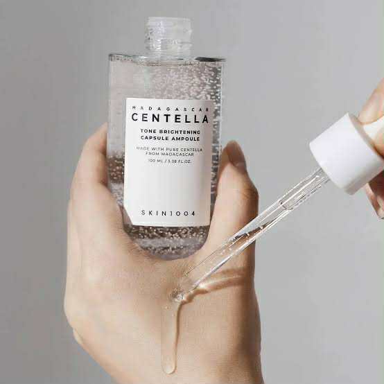 SKIN1004%20Madagascar%20Centella%20Tone%20Brightening%20Capsule%20Ampoule%20100ml%20-%20Image%206
