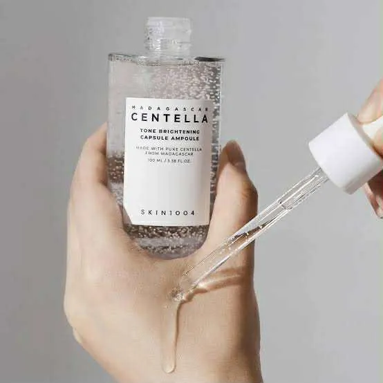 SKIN1004%20Madagascar%20Centella%20Tone%20Brightening%20Capsule%20Ampoule%20100ml%20-%20Image%205