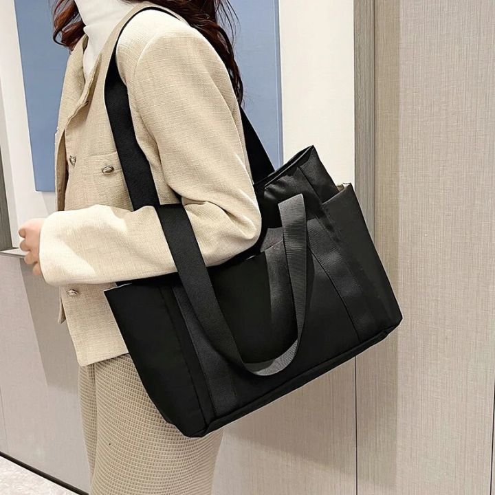 Large%20Capacity%20Nylon%20Tote%20Bags%20for%20Work%20Commuting%20Carrying%20Bag%20College%20Style%20Student%20Outfit%20Book%20Shoulder%20Bag%20-%20Image%202
