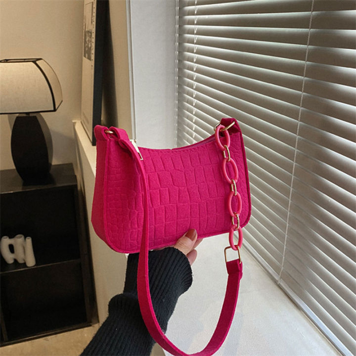 One%20Shoulder%20Bag%202022%20New%20Women's%20Subaxillary%20Bag%20Niche%20Design%20Advanced%20Texture%20Armpit%20Handbag%20Crescent%20Saddle%20Bag%20Dermatoglyph%20Eatop%20-%20Image%204