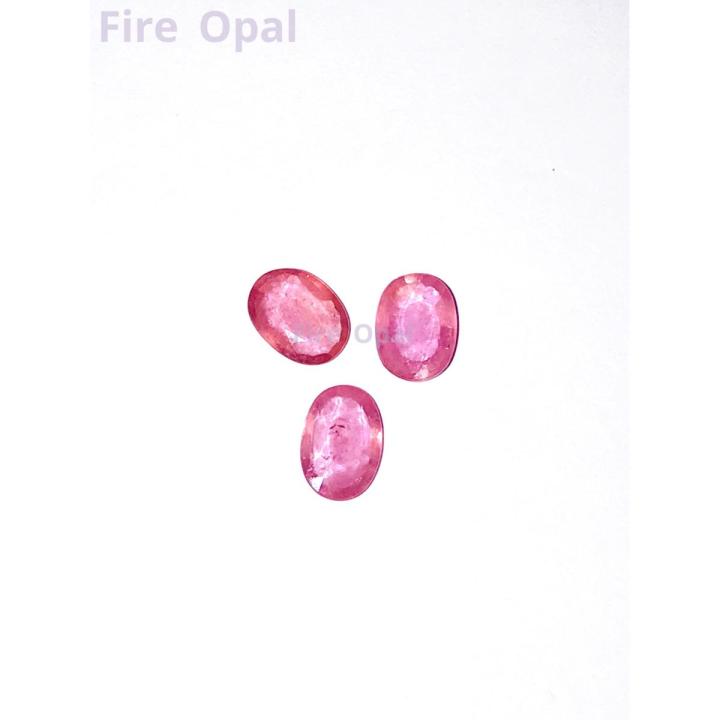 Natural Corundum Ruby Stone / 2 caret  (Chuni / Manikko)