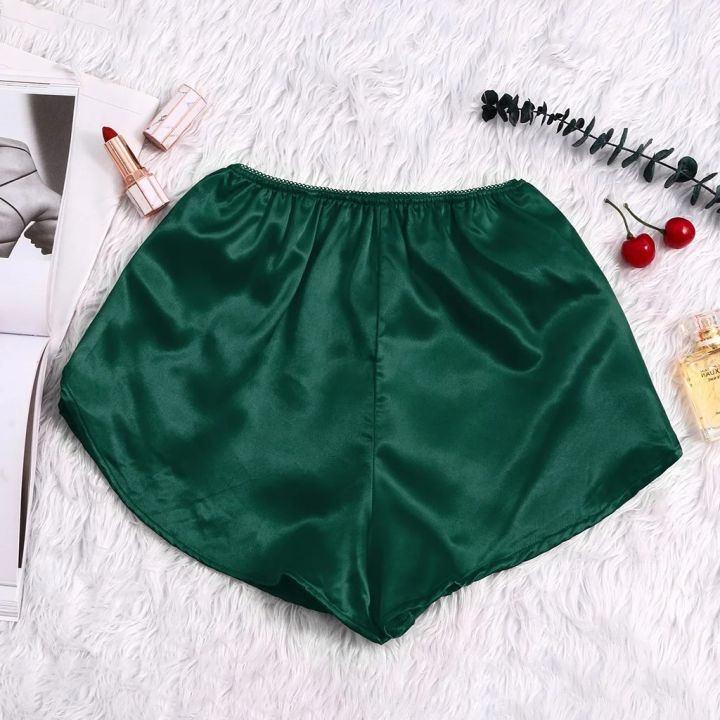 Women%E2%80%99s%20Smooth%20Touch%20Silk%20Shorts%20with%20Minimal%20Seams%20for%20Maximum%20Comfort%20-%20Image%209