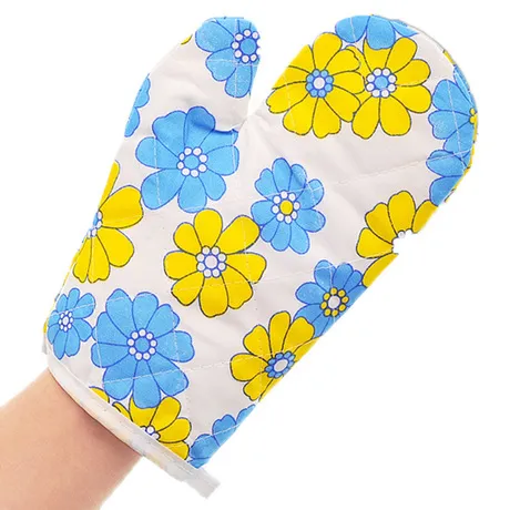 Solimo%20100%25%20Cotton%20Padded%20Oven%20Gloves%20Paisley-%20Multicolour%20-%20Image%209