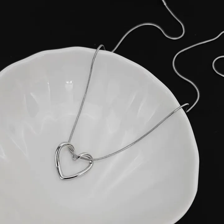 Light%20Luxury%20Niche%20Hollow%20Love%20Necklace%20Female%20Simple%20Design%20Fashion%20Peach%20Heart%20ANLAN%20-%20Image%205