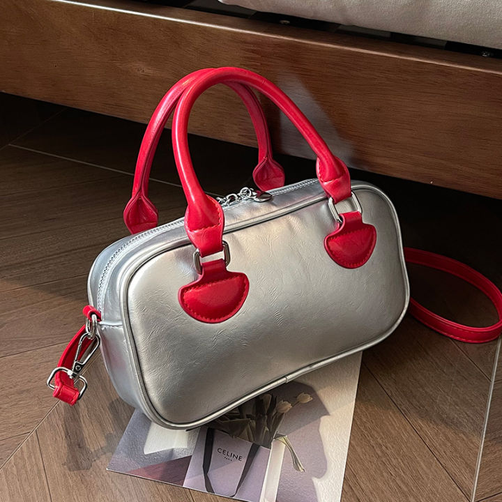 New Bag Women's 2024 Fashion Trend Crossbody Bag Versatile This year it is popular to carry a small square bag on the shoulder