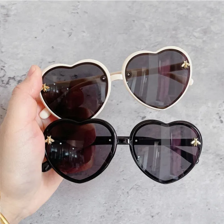 1/2pcs%20Fashion%20Heart-Shape%20Sunglasses%20For%20Kids%20Retro%20Cute%20Pink%20Cartoon%20Sun%20Glasses%20Frame%20Girls%20Boys%20Baby%20Children%20Eyewear%20Goggle%20-%20Image%204
