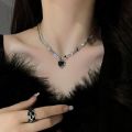 Y2K Sweet Cool Style Black Love Heart Pendant Necklace for Women Star Inlaid Rhinestone Clavicle Chain Asymmetric Necklace for Women Teen Girls Gift.