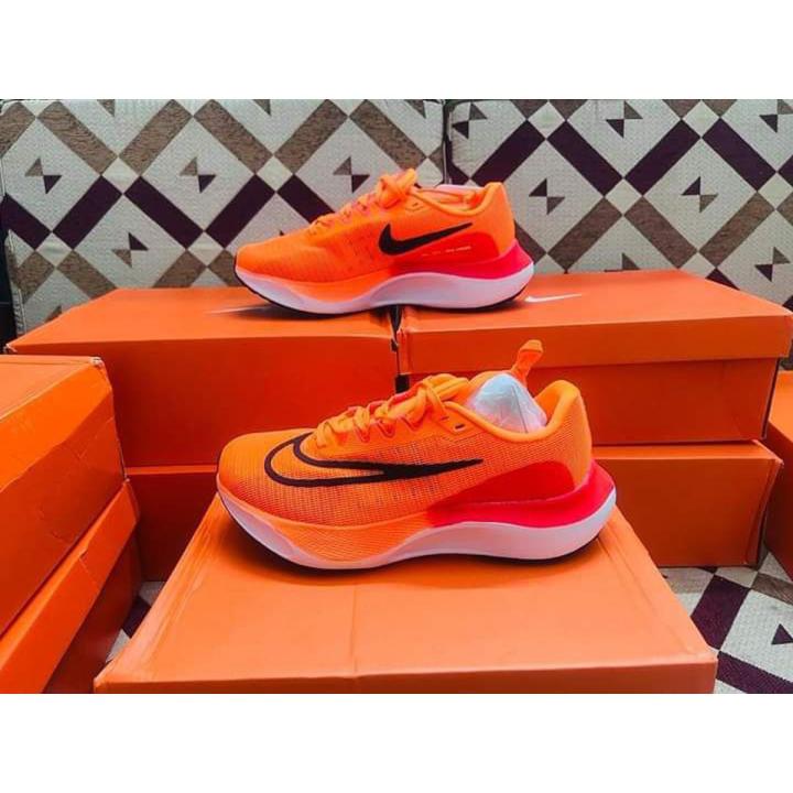 N.i.k.e%20Men's%20running%20shoes%20for%20athletes%20-%20Image%202