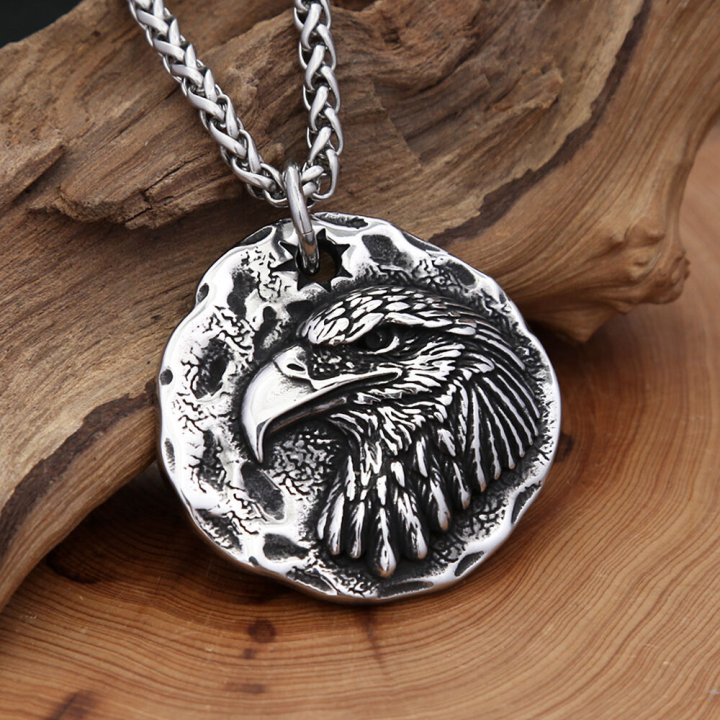 New Vintage Domineering Eagle Head Pendant Necklaces 316L Stainless Steel American Animal Necklace For Man Punk Biker Jewelry