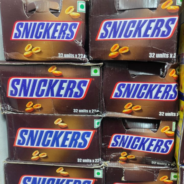 sniker  chocolate big size 24 gm .20 rs - box 32 pcs box.10 box