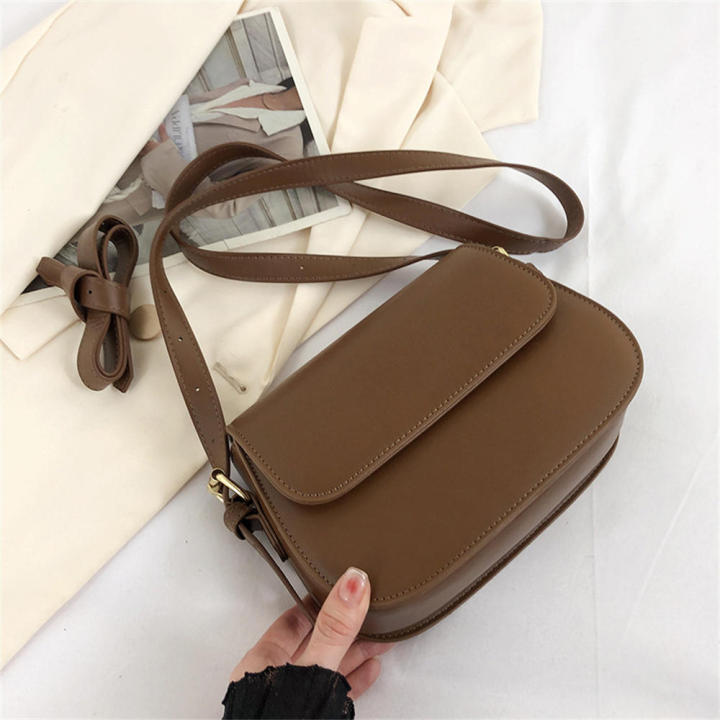 Vintage%20Crossbody%20Bag%20Compact%20Wide%20Strap%20Chain%20Strap%20Shoulder%20Bag%20Small%20Leather%20Handbag%20for%20Women%E2%80%99s%20Accessories%20Daily%20Use%20Evening%20Out%20Casual%20Wear%20Gift%20Idea%20-%20Image%206