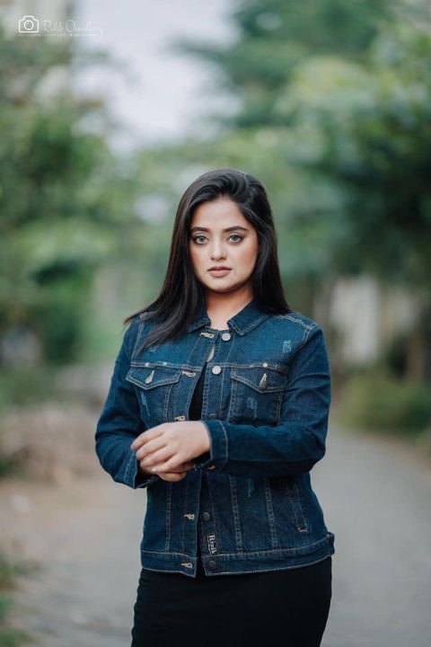 Dark Denim Jacket for Women Fashionable And Stylish