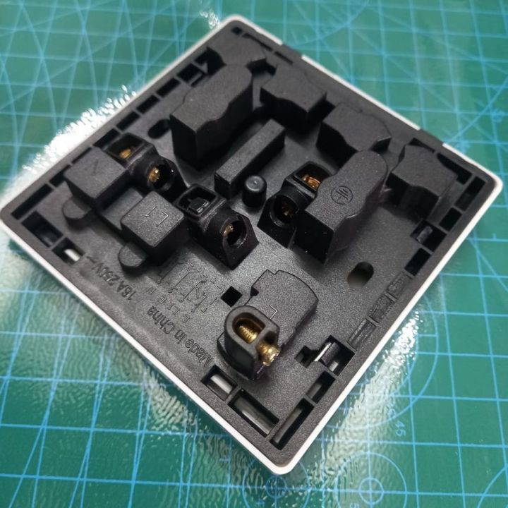 Universal%20Power%20Switch%203Pin%202Pin%20Combine%20Socket%20AC%20250V%2016A%208%20Pin%20Combine%20Wall%20Switch%20Box%20Socket%20Electrical%20Wall%20Mount%20Gang%20Plug%20Socket%20For%20IPS%20UPS%20Stabilizer%20Computer%20Refrigerator%20-%20Image%206