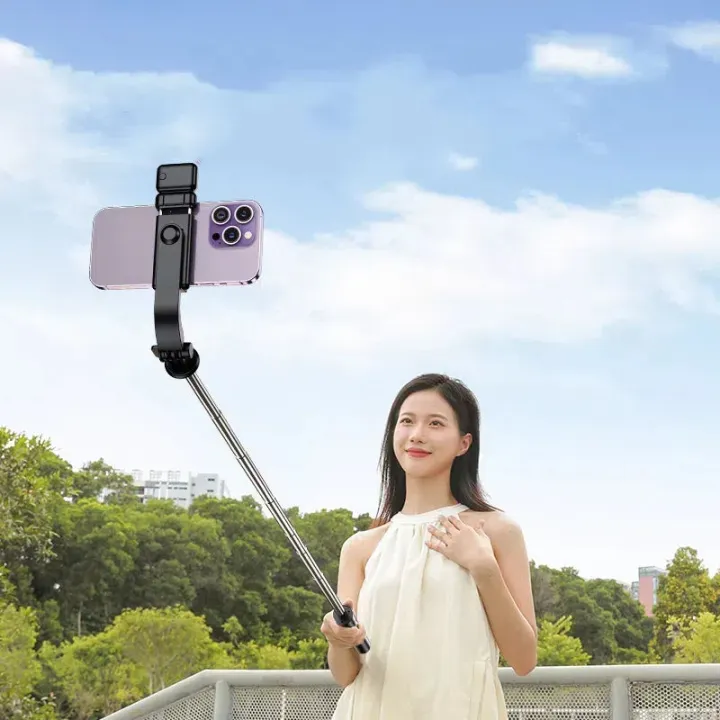5%20feet%207%20Inches%20R1S-L%20Selfie%20Stick%20Tiktok%20Live%20Integrated%20Telescopic%20Portable%20Camera%20Stand%20Tripod%20-%20Image%204